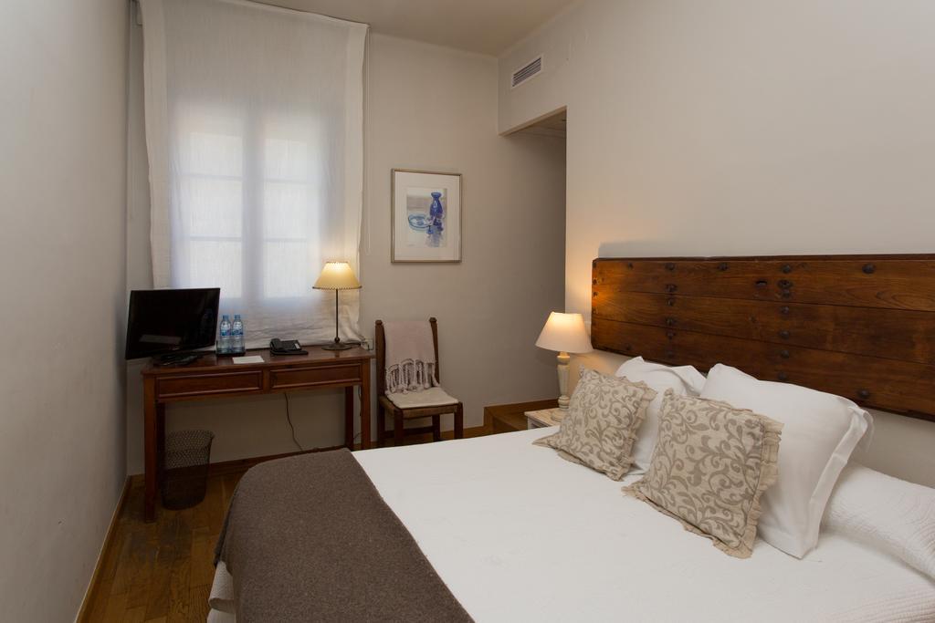 Hostal De La Placa Cabrils Exteriér fotografie